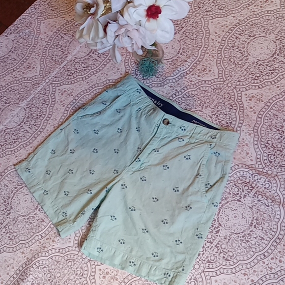 COPY - crown & Ivy light colored shorts - Picture 13 of 15